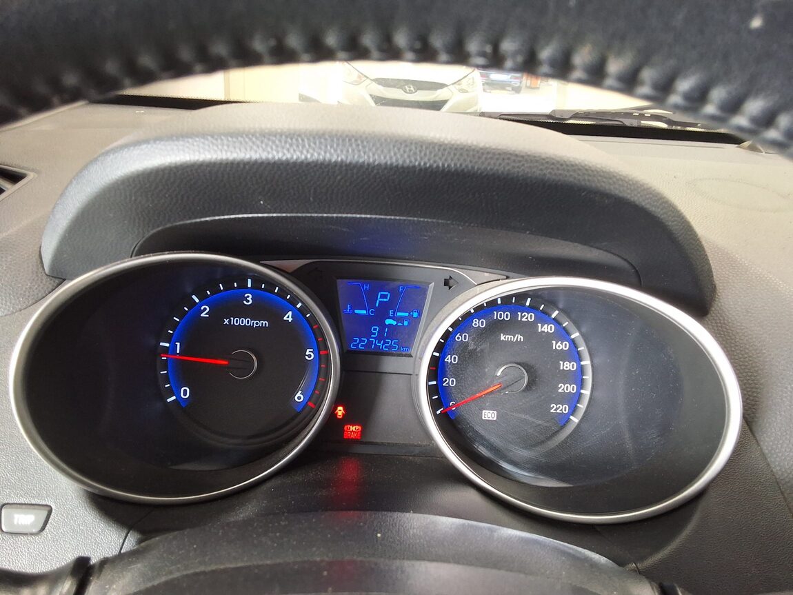 HYUNDAI TUCSON ix DIESEL R20 4WD LX20 PREMIER 2010 - zdjęcie 10
