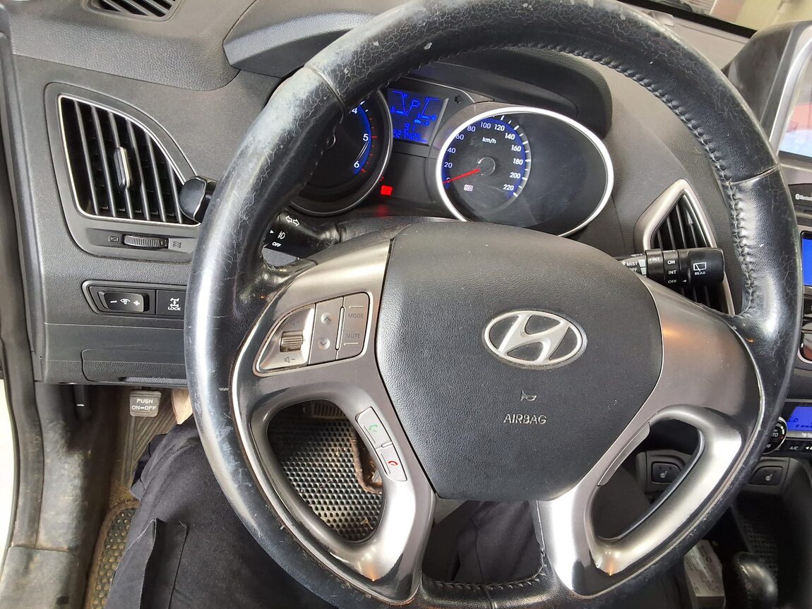 HYUNDAI TUCSON ix DIESEL R20 4WD LX20 PREMIER 2010 - zdjęcie 23