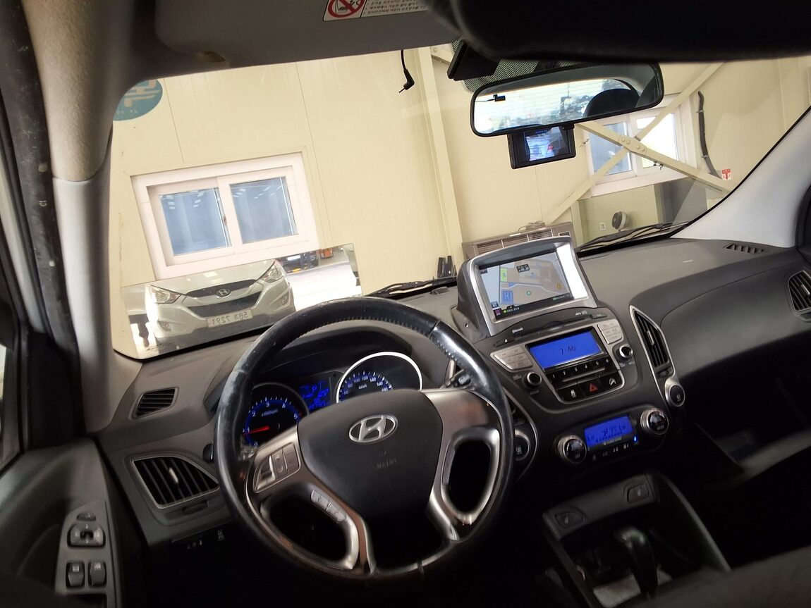 HYUNDAI TUCSON ix DIESEL R20 4WD LX20 PREMIER 2010 - zdjęcie 12