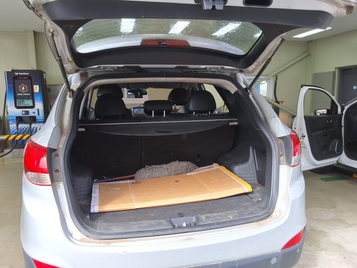 HYUNDAI TUCSON ix DIESEL R20 4WD LX20 PREMIER 2010 - zdjęcie 16