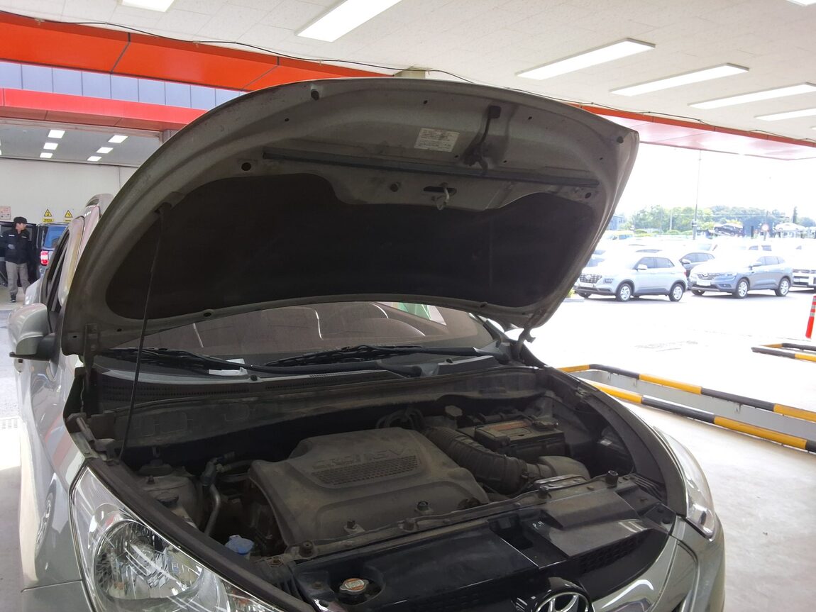 HYUNDAI TUCSON ix DIESEL R20 4WD LX20 PREMIER 2010 - zdjęcie 18