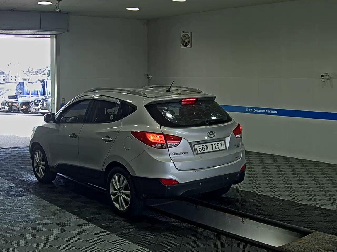HYUNDAI TUCSON ix DIESEL R20 4WD LX20 PREMIER 2010 - zdjęcie 6