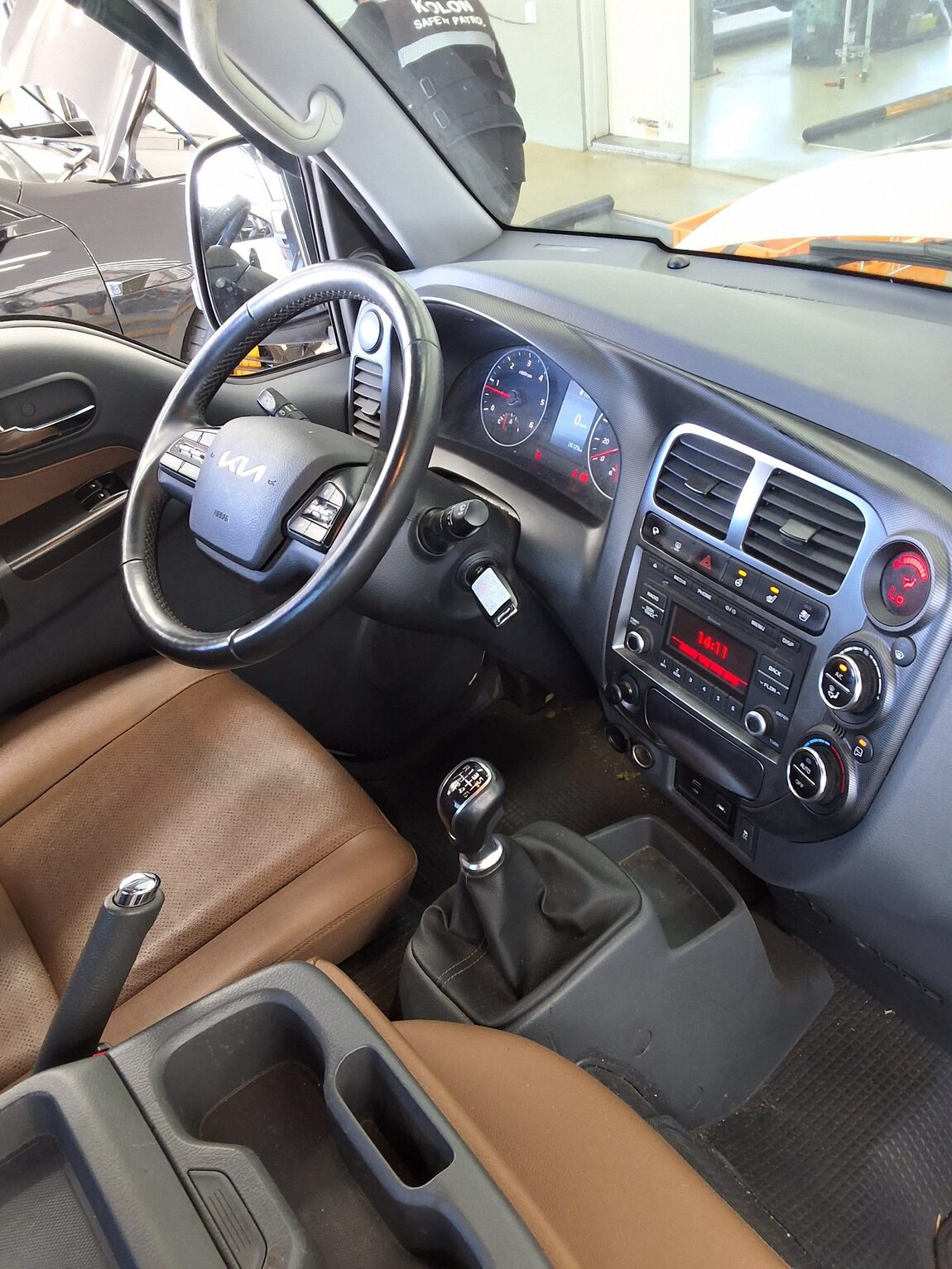 KIA THE NEW BONGO III CARGO 1 TON KING CAB EXTRA LONG WHEELBASE GLS 2022 - zdjęcie 11