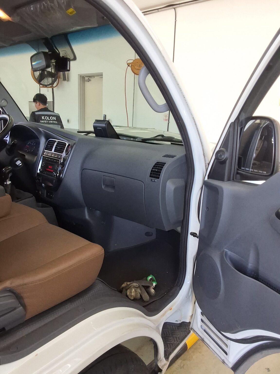 KIA THE NEW BONGO III CARGO 1 TON KING CAB EXTRA LONG WHEELBASE GLS 2022 - zdjęcie 12