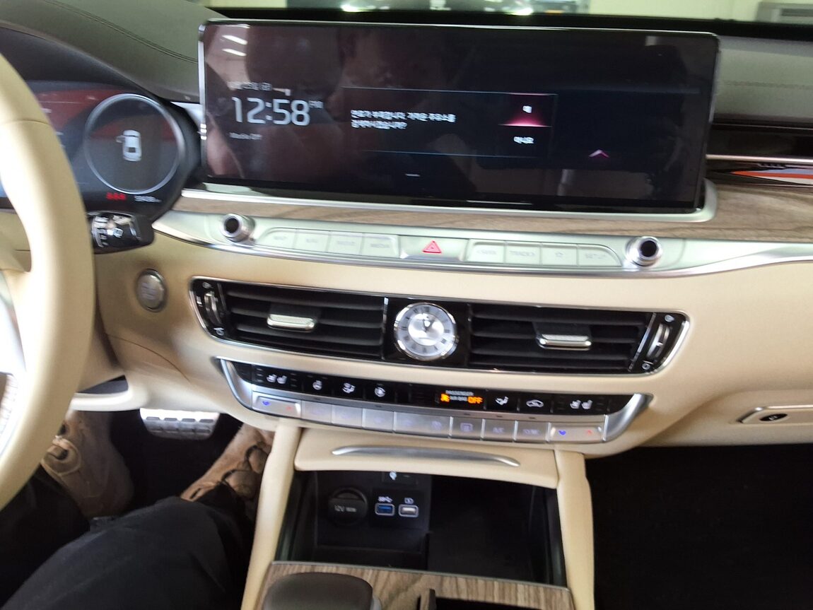 KIA THE NEW K9 (RJ) 3.8 GASOLINE AWD PLATINUM BEST SELECTION I 2025 - zdjęcie 24