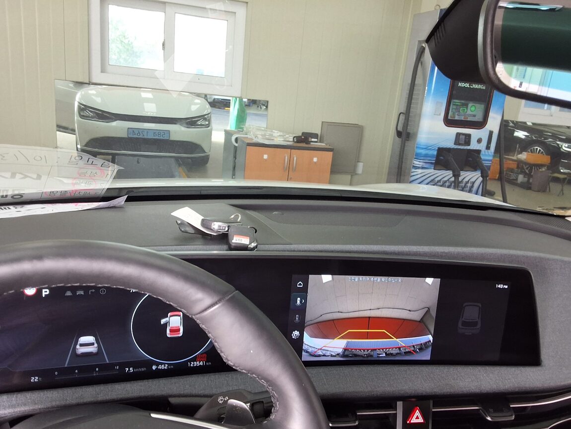 KIA EV6 LONG RANGE 2WD AIR 2023 - zdjęcie 25
