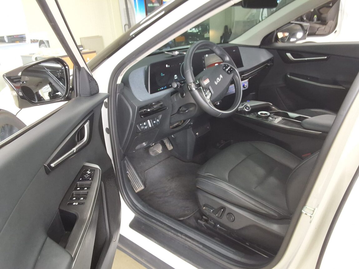 KIA EV6 LONG RANGE 2WD AIR 2023 - zdjęcie 11