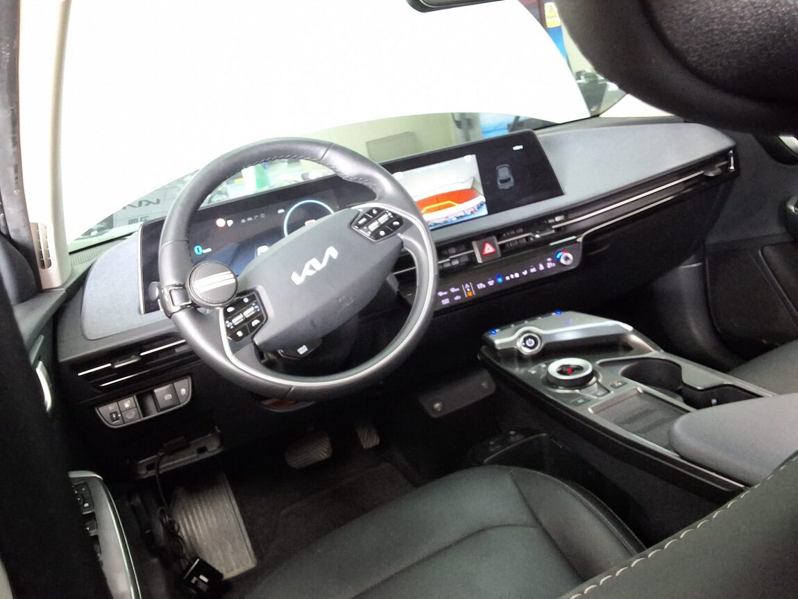 KIA EV6 LONG RANGE 2WD AIR 2023 - zdjęcie 12