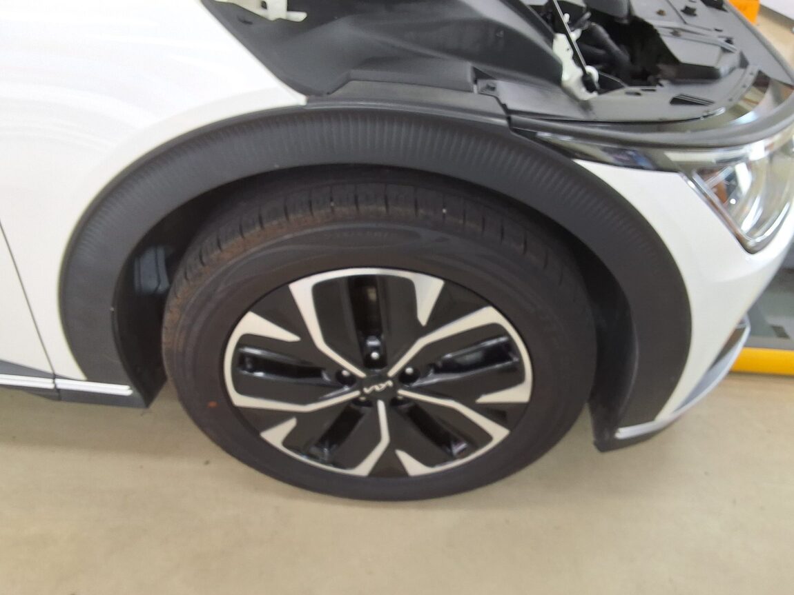 KIA EV6 LONG RANGE 2WD AIR 2023 - zdjęcie 21