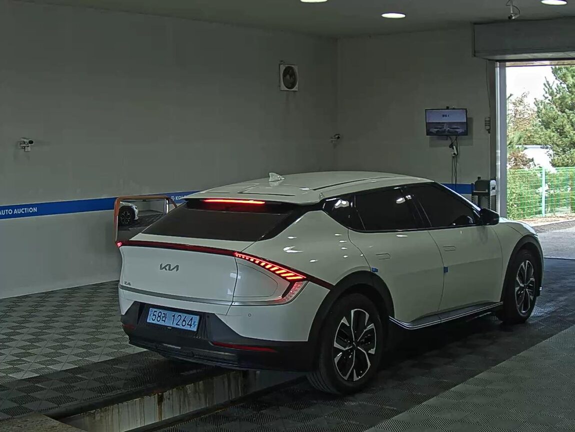KIA EV6 LONG RANGE 2WD AIR 2023 - zdjęcie 5