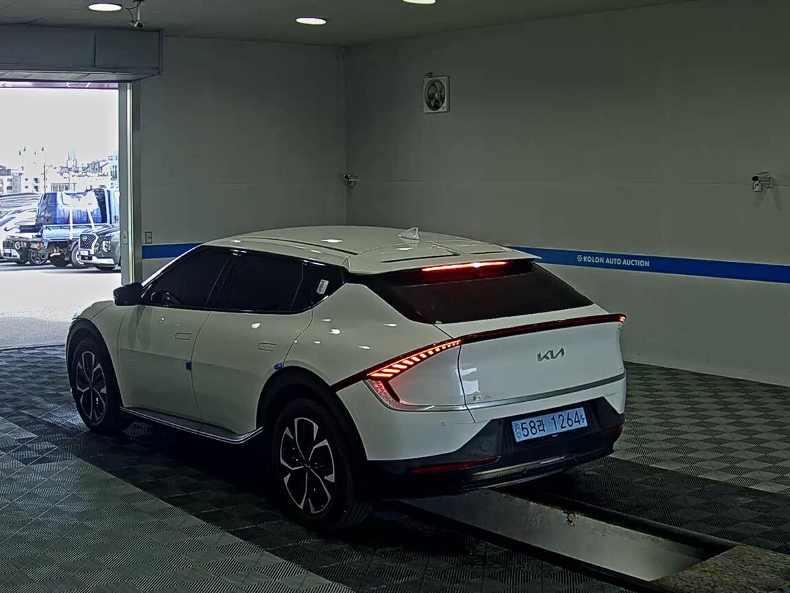 KIA EV6 LONG RANGE 2WD AIR 2023 - zdjęcie 6