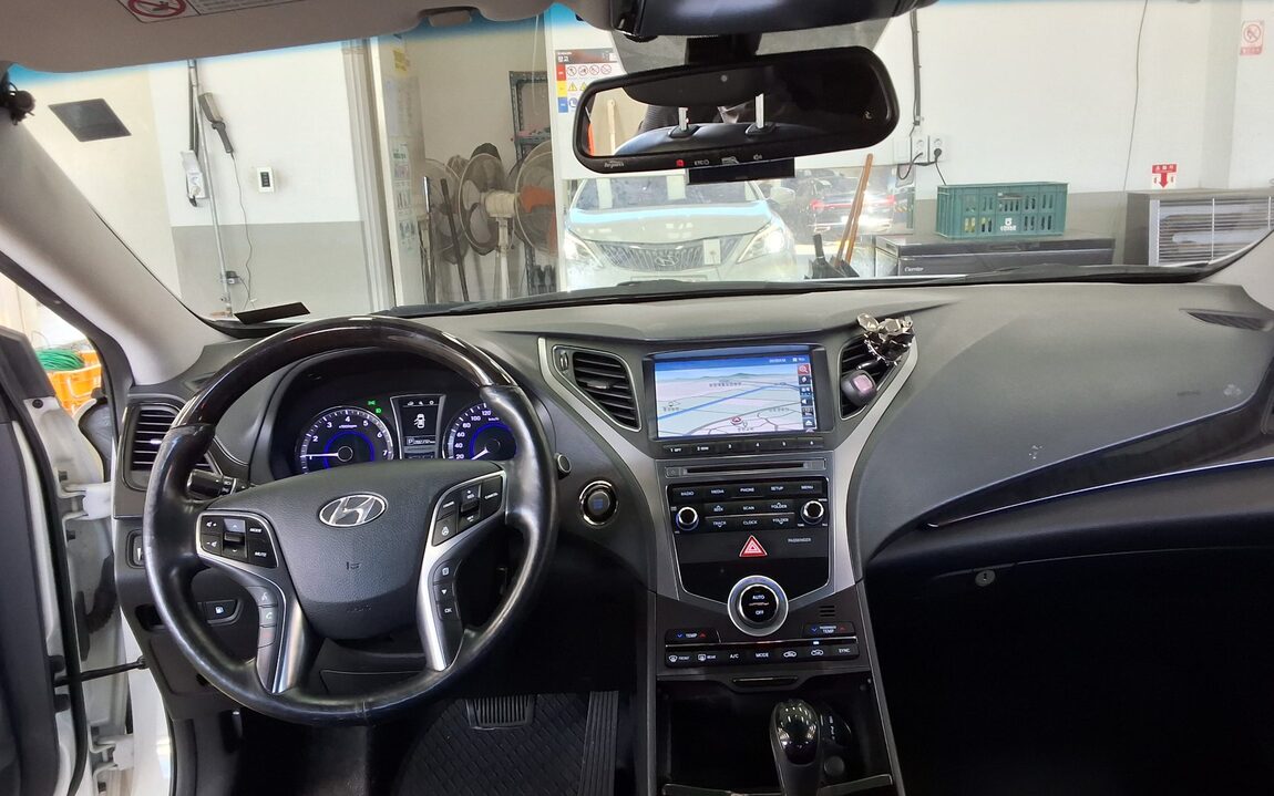 HYUNDAI GRANDEUR HG LPI TAXI DELUXE TYPE 2016 - zdjęcie 11