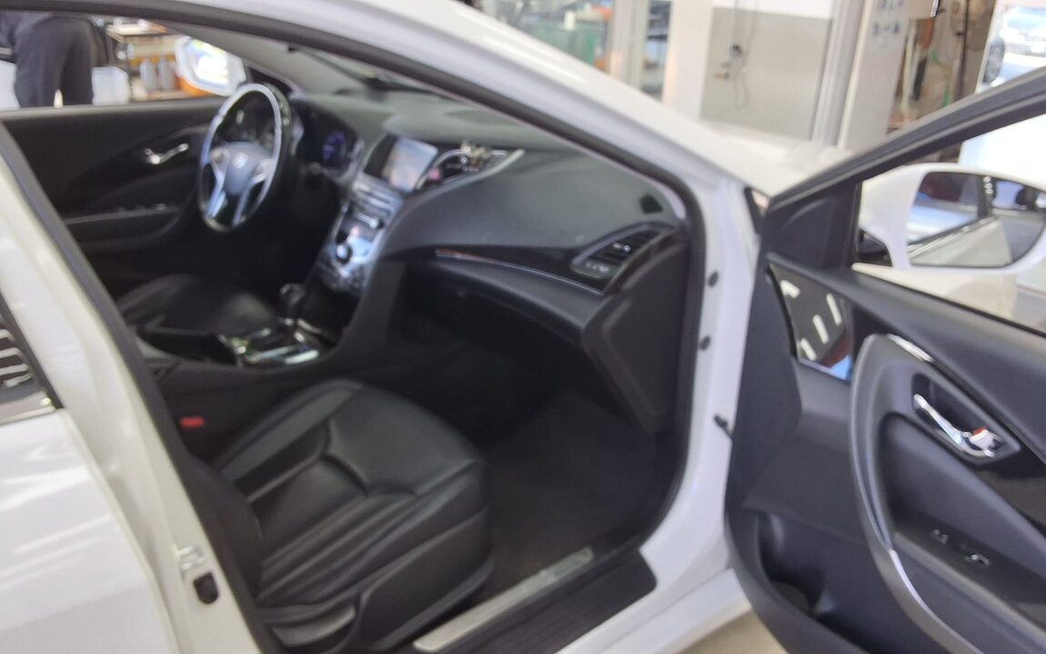 HYUNDAI GRANDEUR HG LPI TAXI DELUXE TYPE 2016 - zdjęcie 14