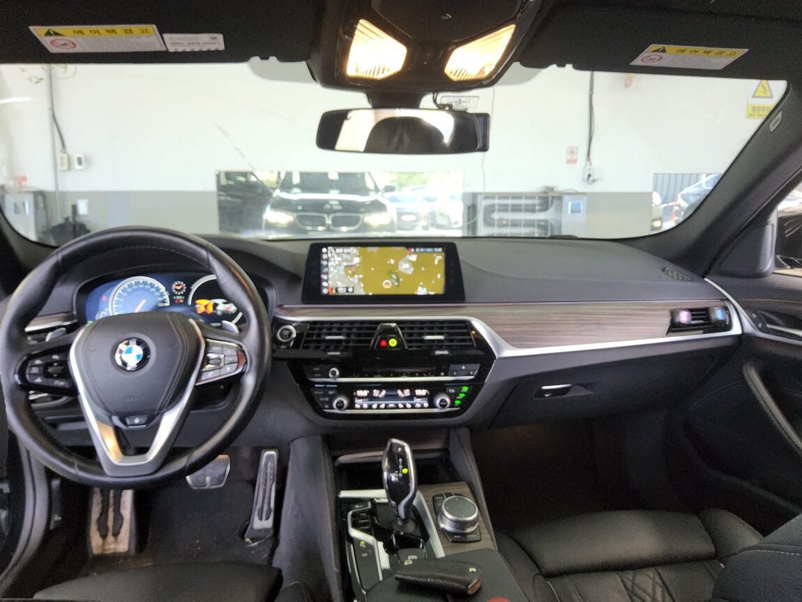 BMW 5 SERIES (7TH GEN) 530i M SPORT PACK PLUS 2017 - zdjęcie 11