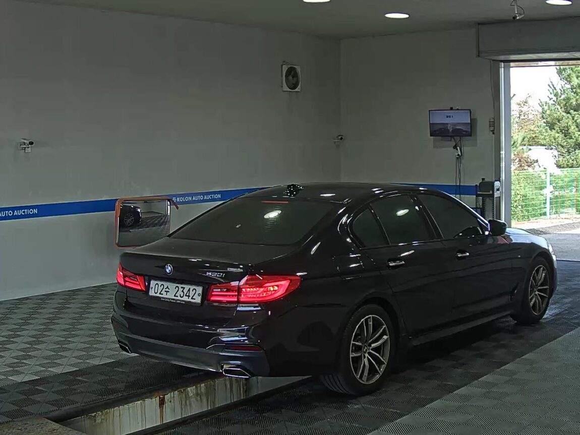 BMW 5 SERIES (7TH GEN) 530i M SPORT PACK PLUS 2017 - zdjęcie 5