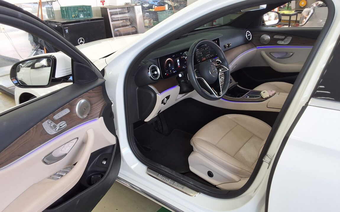MERCEDES-BENZ E-CLASS (5TH GEN) E250 EXCLUSIVE 2022 - zdjęcie 10