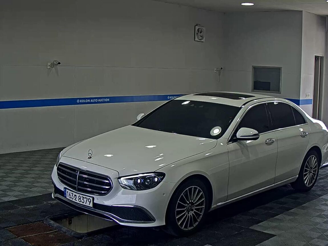 MERCEDES-BENZ E-CLASS (5TH GEN) E250 EXCLUSIVE 2022 - zdjęcie 2