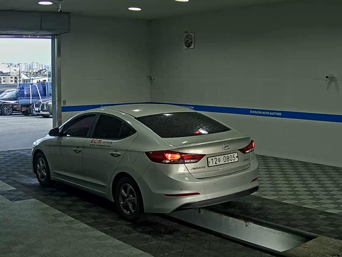 HYUNDAI AVANTE AD 1.6 DIESEL STYLE 2016 - zdjęcie 6