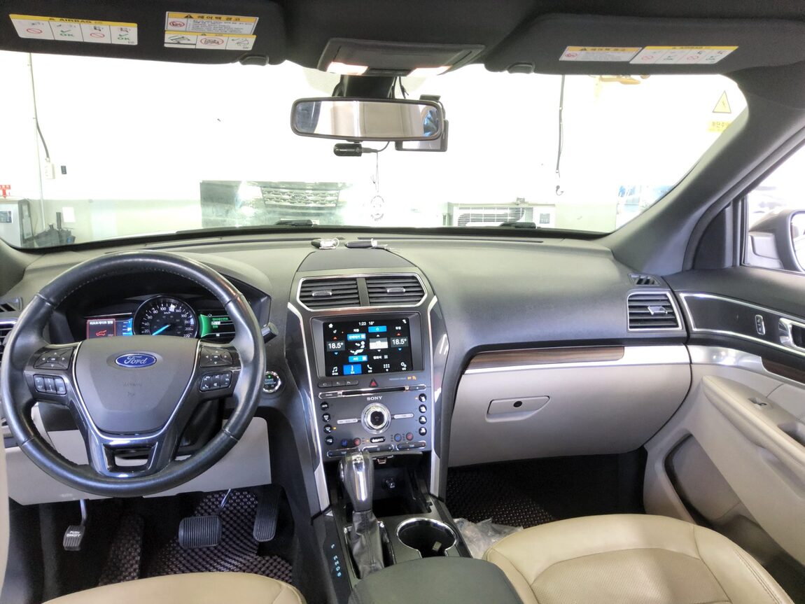 FORD EXPLORER (5TH GEN) 2.3 AWD LIMITED 2018 - zdjęcie 11