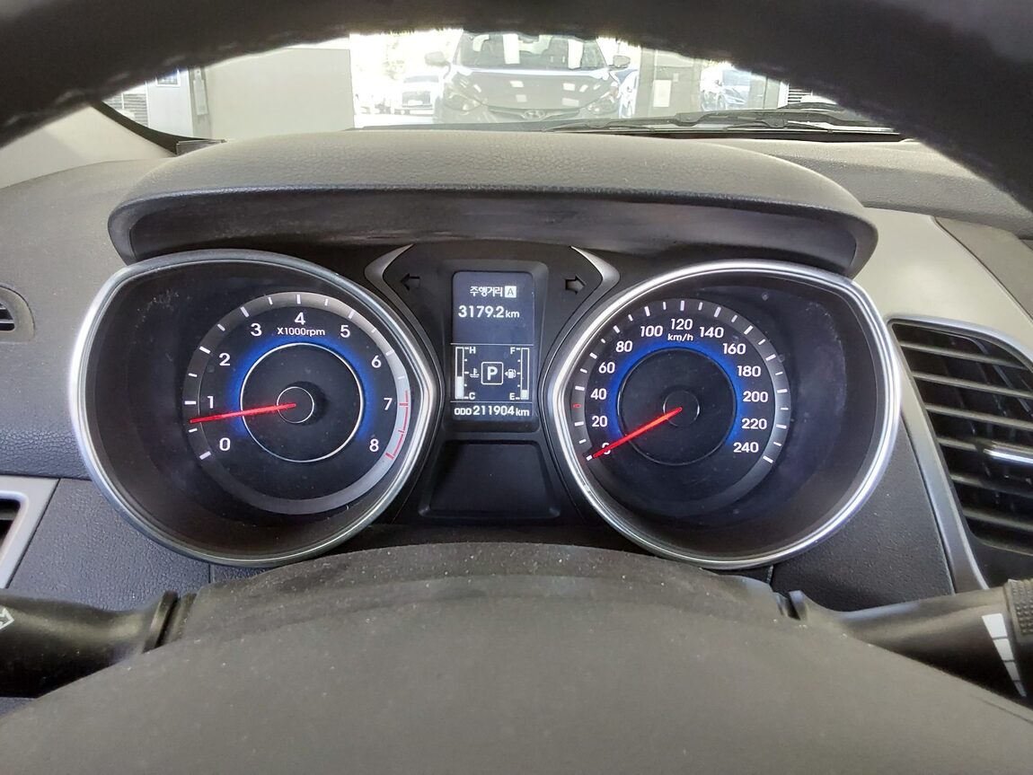 HYUNDAI THE NEW AVANTE MD 1.6 GDi MODERN 2015 - zdjęcie 9