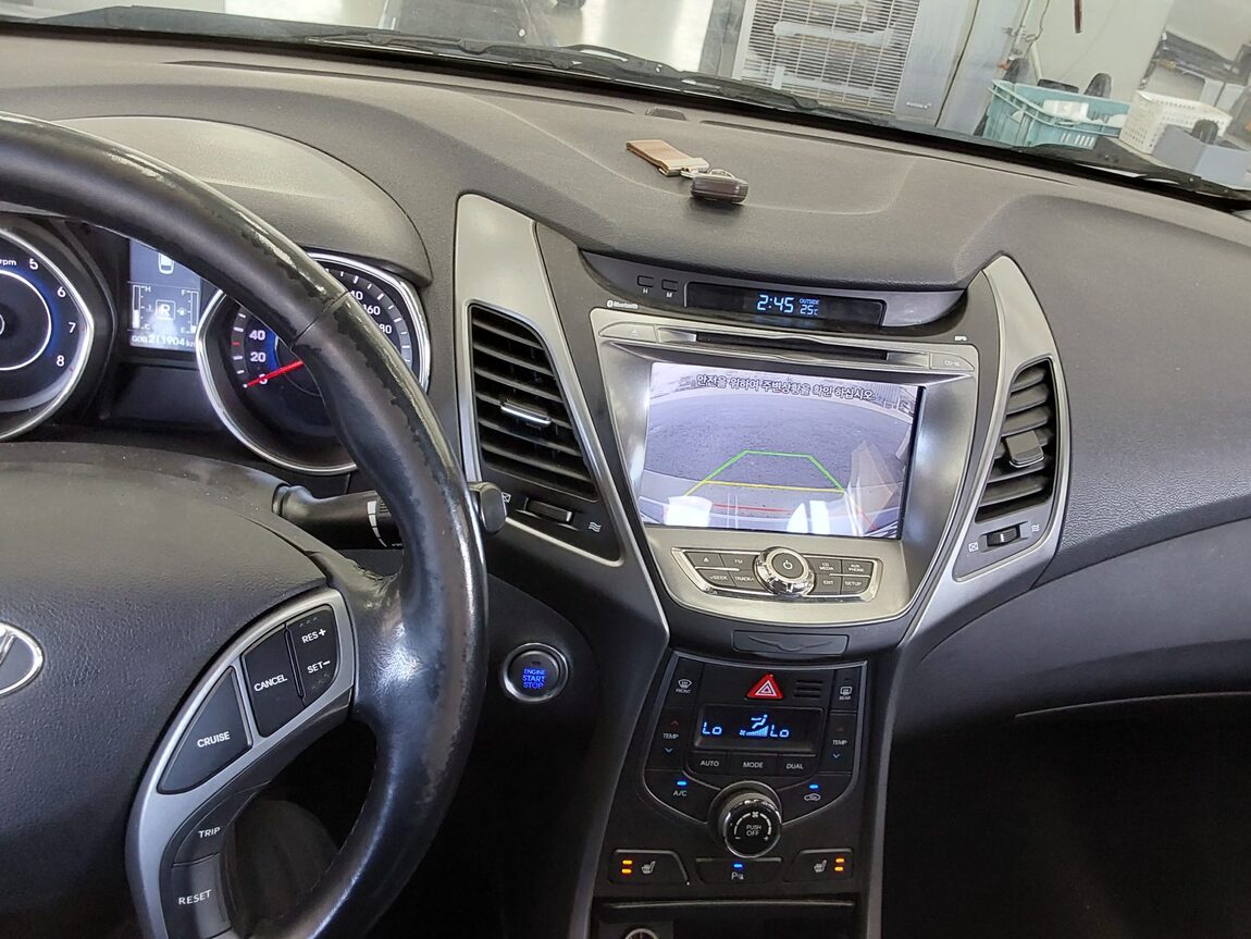 HYUNDAI THE NEW AVANTE MD 1.6 GDi MODERN 2015 - zdjęcie 17