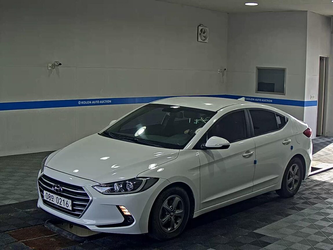 HYUNDAI AVANTE AD 1.6 GDi SMART 2017 - zdjęcie 2