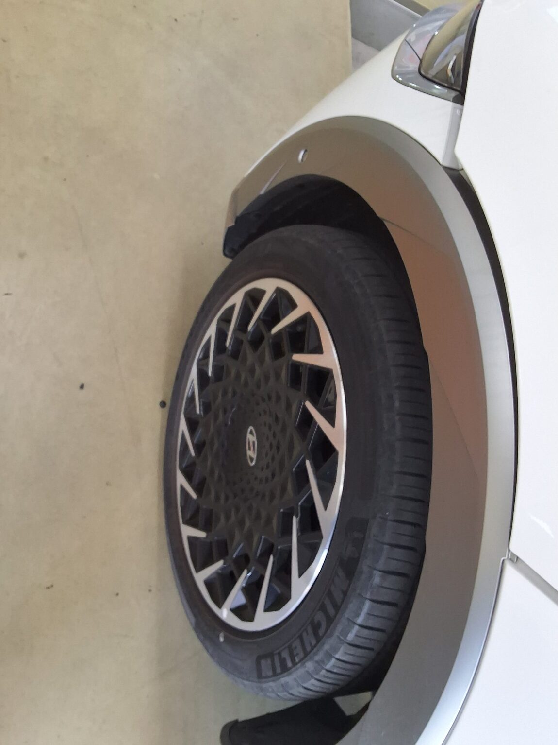 HYUNDAI IONIQ 5 EV 2WD LONG RANGE PRESTIGE 2024 - zdjęcie 19