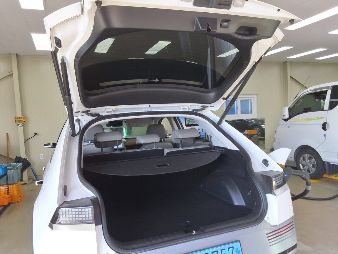 HYUNDAI IONIQ 5 EV 2WD LONG RANGE PRESTIGE 2024 - zdjęcie 16