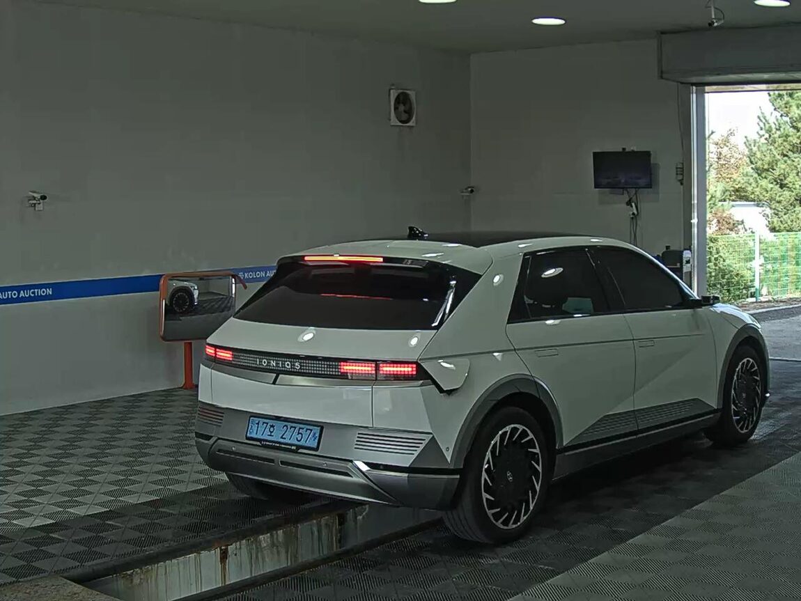 HYUNDAI IONIQ 5 EV 2WD LONG RANGE PRESTIGE 2024 - zdjęcie 5