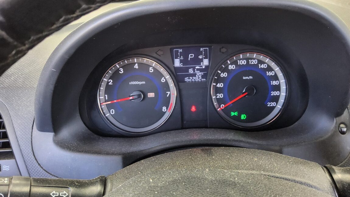HYUNDAI NEW ACCENT 1.4 VVT MODERN 2015 - zdjęcie 9