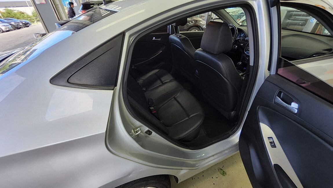 HYUNDAI NEW ACCENT 1.4 VVT MODERN 2015 - zdjęcie 13