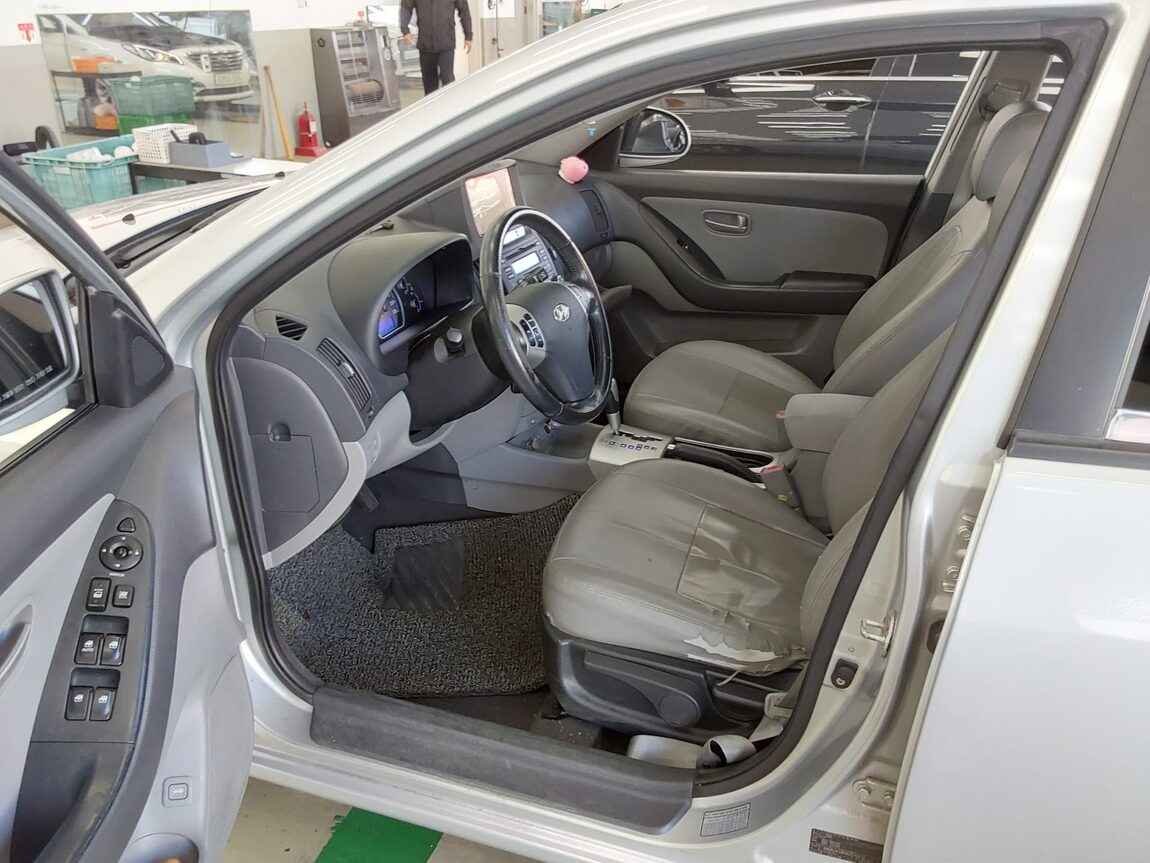 HYUNDAI AVANTE HD 1.6 VVT S16 LUXURY 2008 - zdjęcie 10