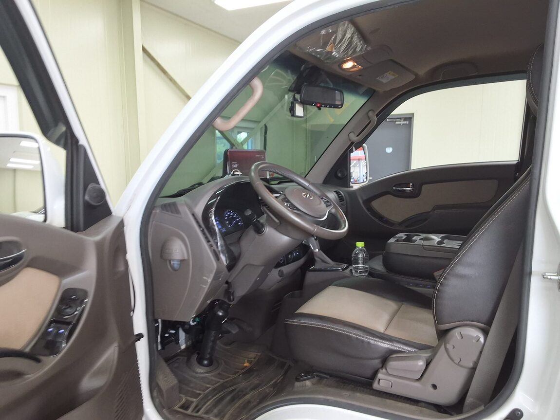 HYUNDAI PORTER II ELECTRIC CARGO PREMIUM SPECIAL 2023 - zdjęcie 11