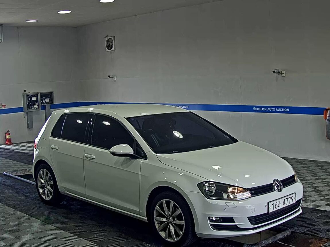 VOLKSWAGEN GOLF (7TH GEN) 1.6 TDI BLUEMOTION 2015 - zdjęcie 3