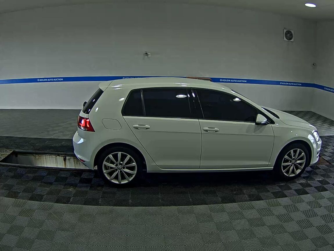 VOLKSWAGEN GOLF (7TH GEN) 1.6 TDI BLUEMOTION 2015 - zdjęcie 4