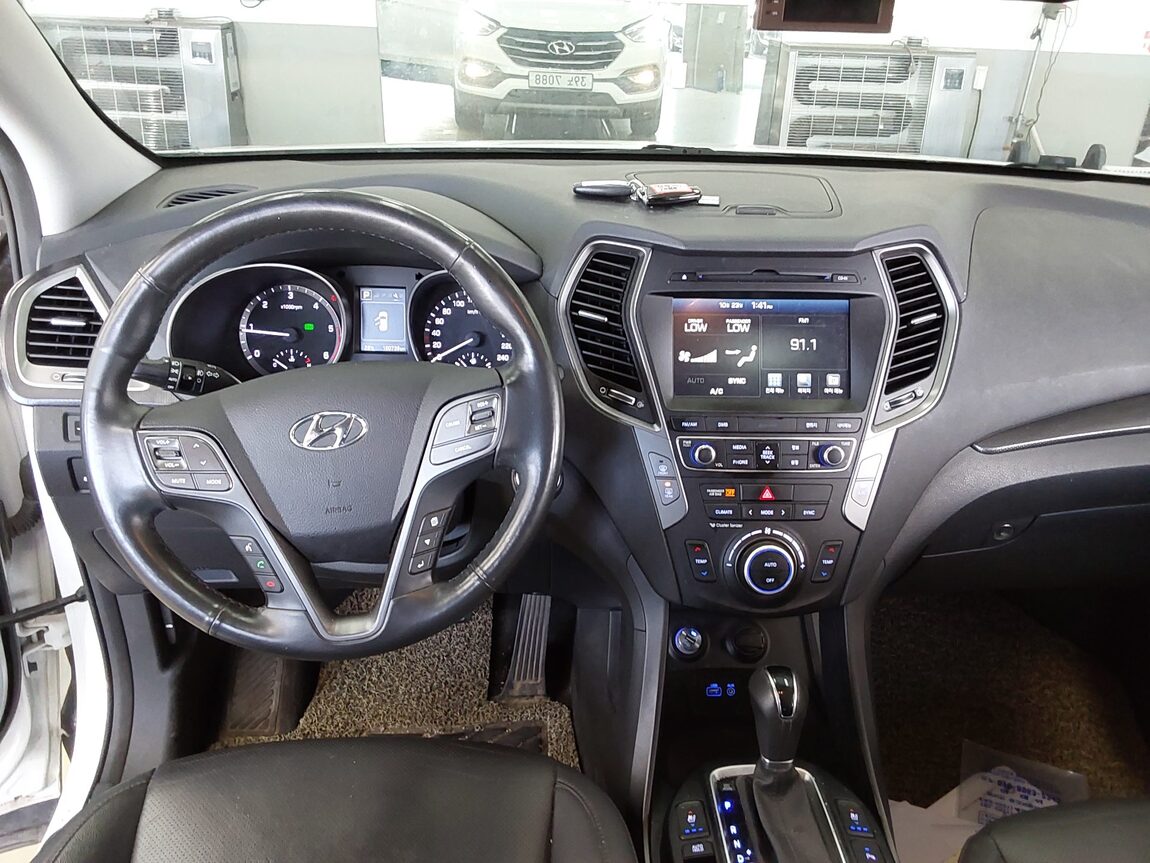 HYUNDAI SANTA FE THE PRIME DIESEL R2.0 2WD VALUE PLUS 2018 - zdjęcie 11