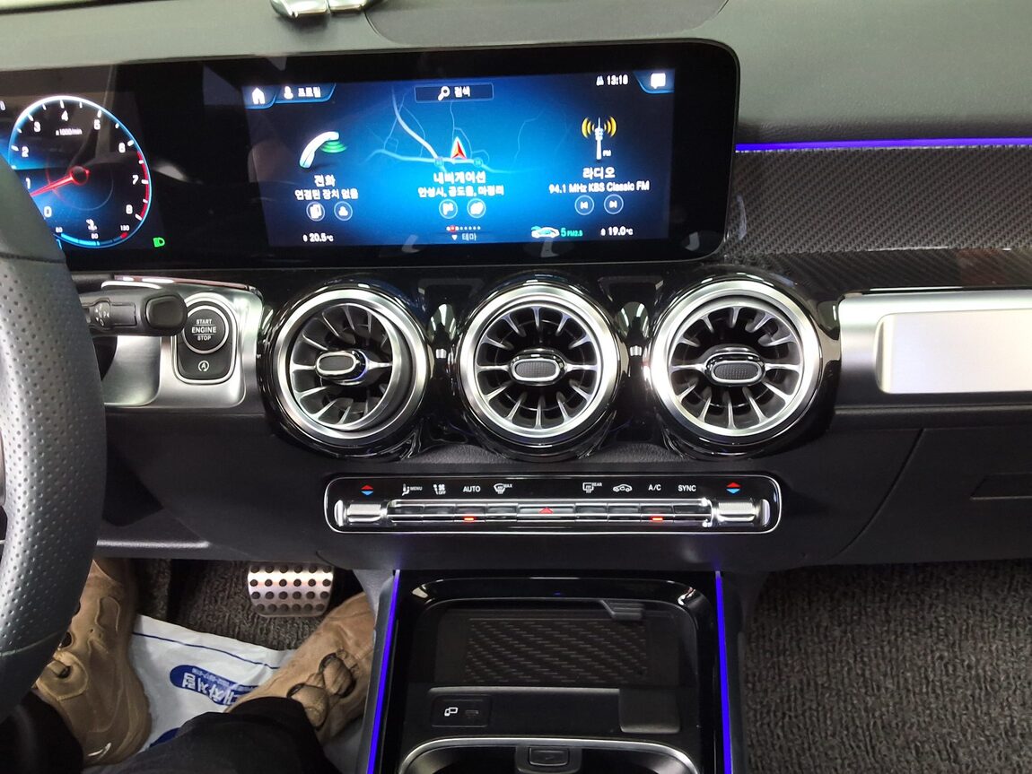 MERCEDES-BENZ GLB-CLASS GLB 250 4MATIC 2023 - zdjęcie 24