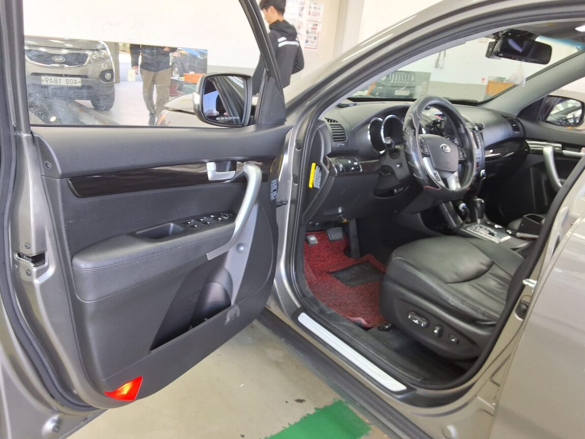 KIA SORENTO R DIESEL 2.0 2WD TLX LUXURY MODEL 2012 - zdjęcie 10
