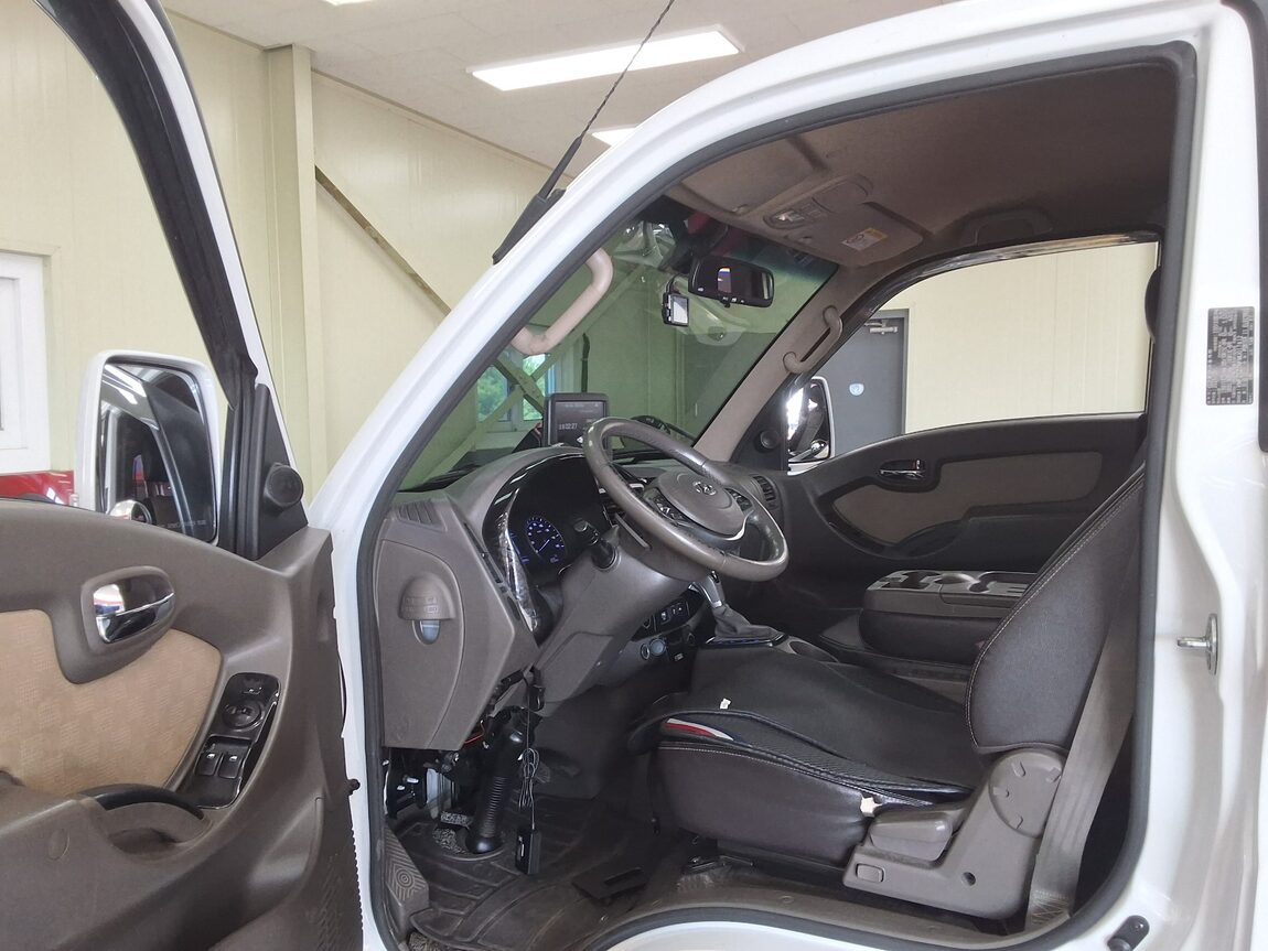 HYUNDAI PORTER II ELECTRIC CARGO PREMIUM SPECIAL 2021 - zdjęcie 11
