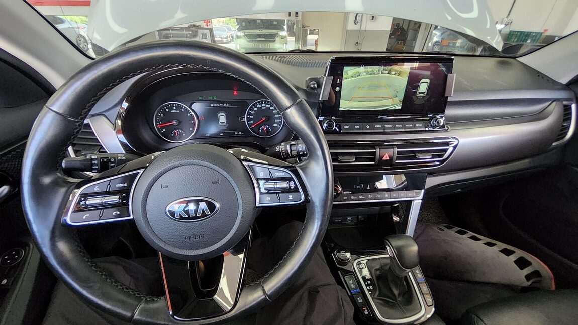 KIA SELTOS 1.6 GASOLINE 2WD NOBLESSE 2020 - zdjęcie 19