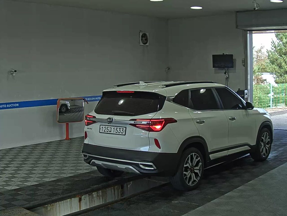 KIA SELTOS 1.6 GASOLINE 2WD NOBLESSE 2020 - zdjęcie 5