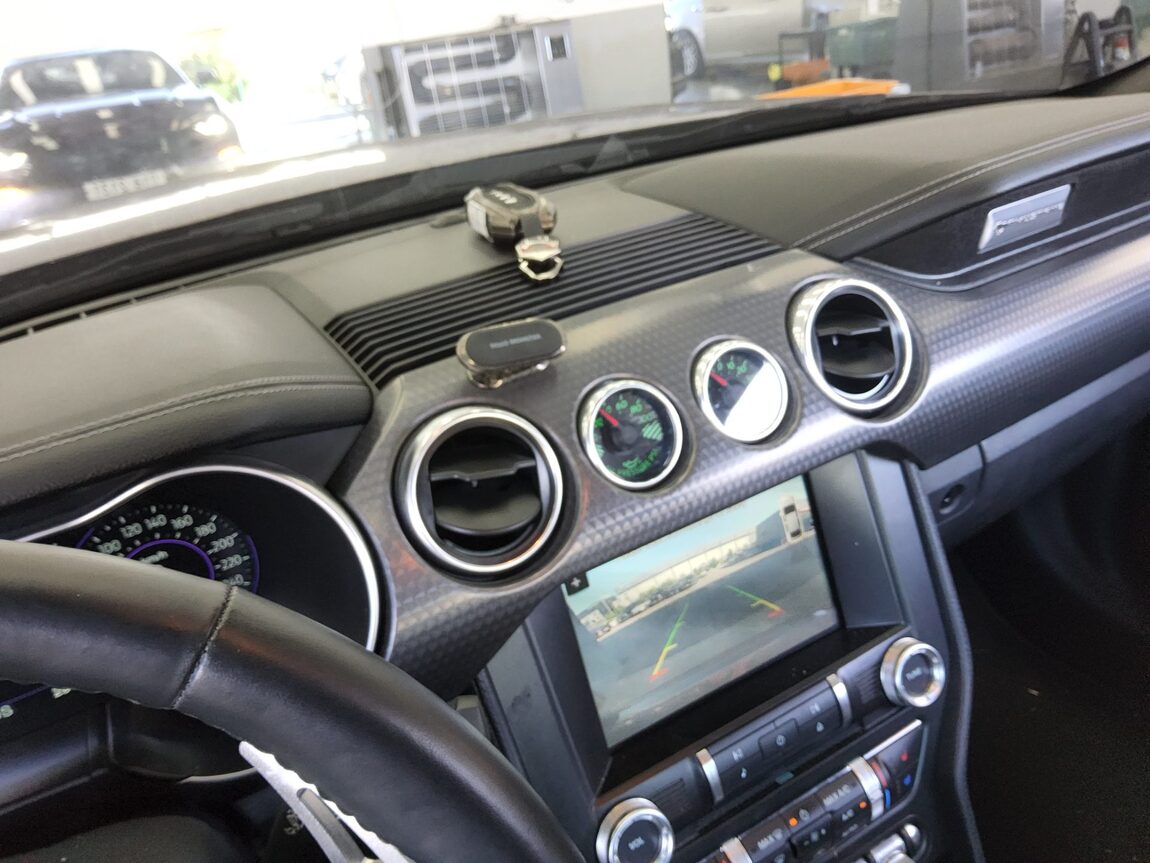 FORD MUSTANG (6TH GEN) COUPE 2.3 PREMIUM 2018 - zdjęcie 16