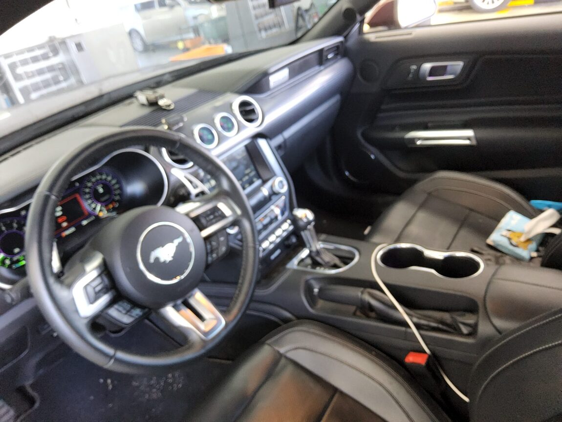 FORD MUSTANG (6TH GEN) COUPE 2.3 PREMIUM 2018 - zdjęcie 11