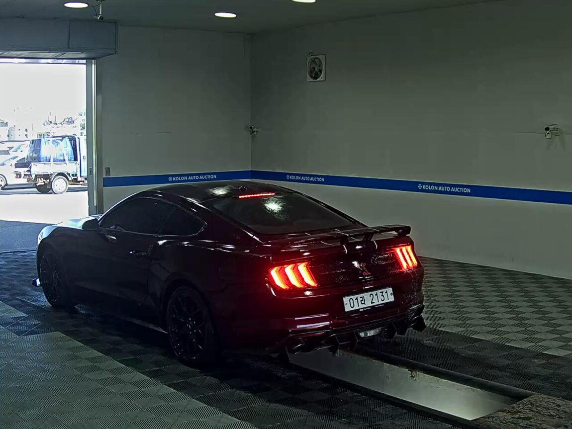 FORD MUSTANG (6TH GEN) COUPE 2.3 PREMIUM 2018 - zdjęcie 6