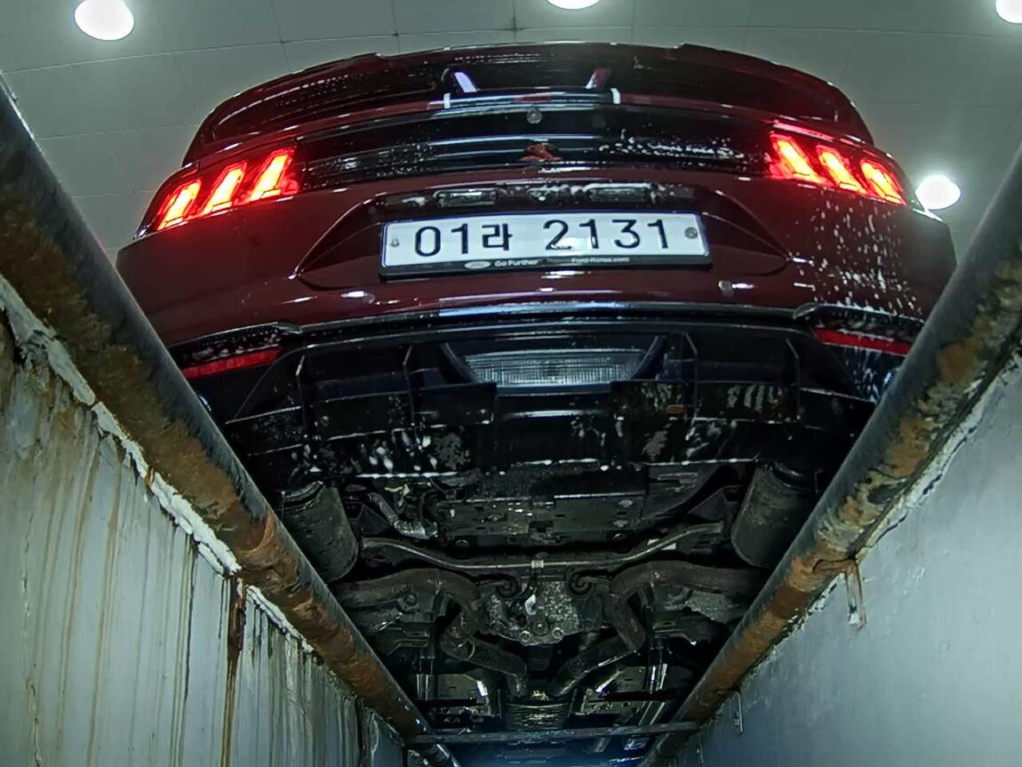 FORD MUSTANG (6TH GEN) COUPE 2.3 PREMIUM 2018 - zdjęcie 8