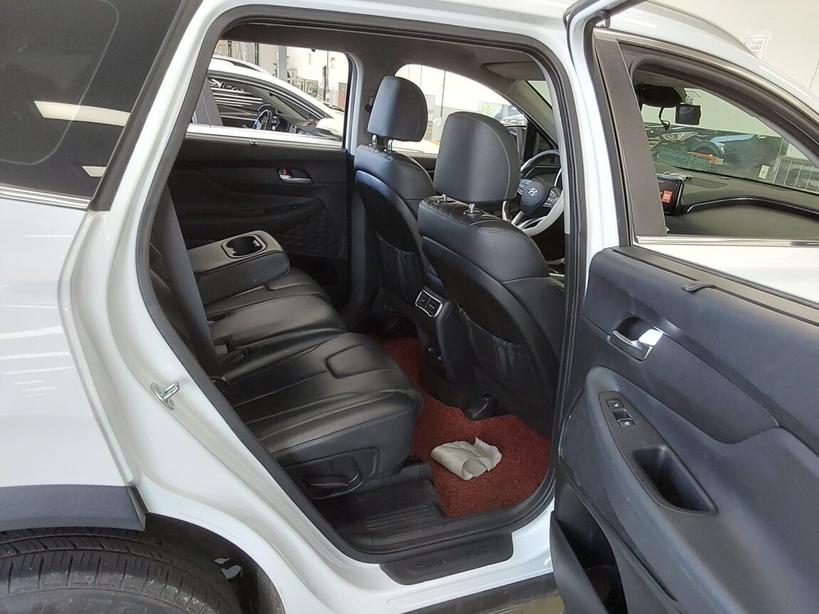HYUNDAI THE NEW SANTA FE DIESEL 2.2 2WD PRESTIGE 2021 - zdjęcie 13