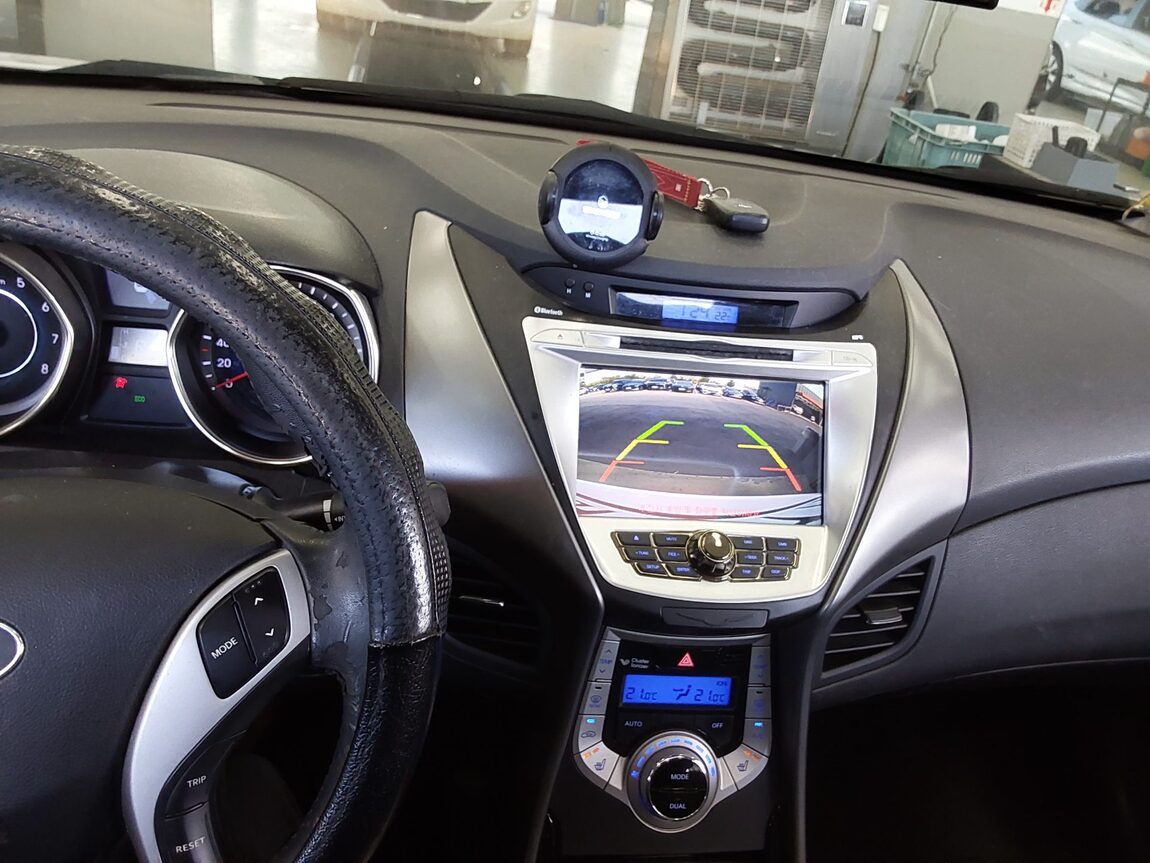 HYUNDAI AVANTE MD M16 GDi PREMIER 2012 - zdjęcie 17