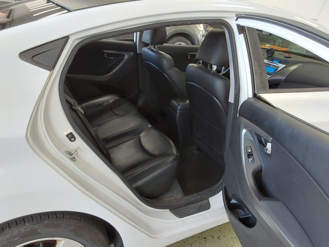 HYUNDAI AVANTE MD M16 GDi PREMIER 2012 - zdjęcie 13