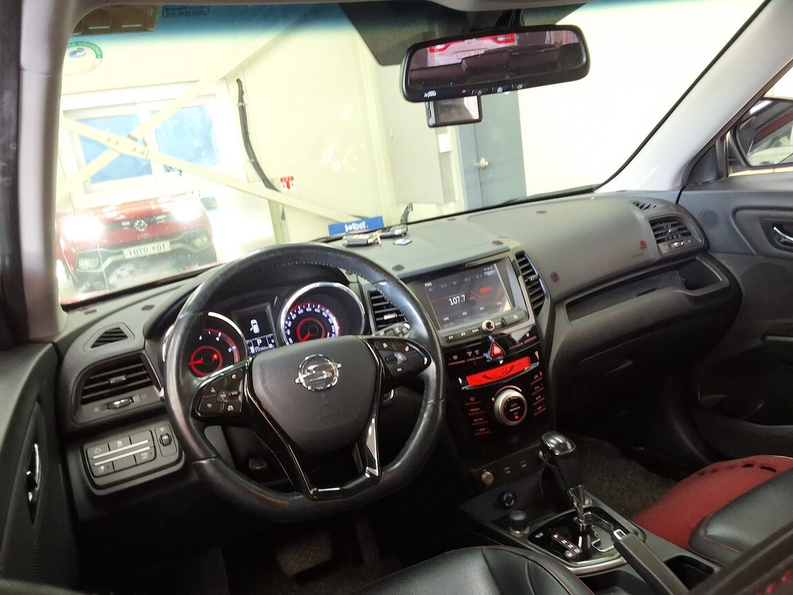 KG MOBILITY (SSANGYONG) TIVOLI AIR DIESEL 2WD RX 2016 - zdjęcie 12