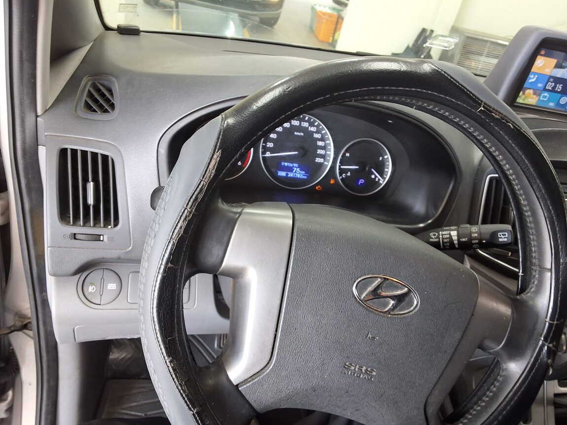 HYUNDAI THE NEW GRAND STAREX 3-SEATER DIESEL VAN SMART 2018 - zdjęcie 22